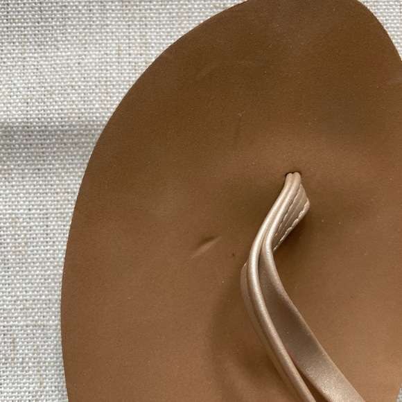 Reef Tan Sandals Minimalist Design Casual Wear - Picture 5 of 5